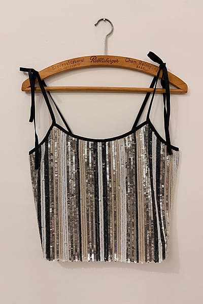 Sequin Elegant Top — pre-loved on Thrifted.mt
