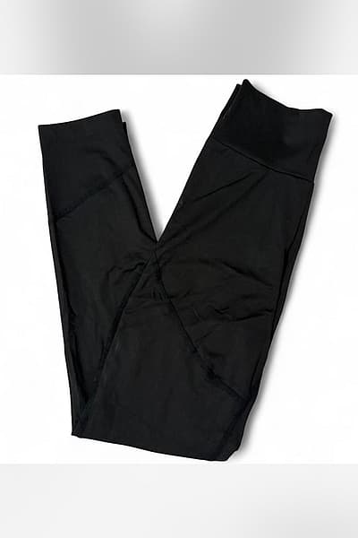 Black High Waisted Sport Leggings by calzedonia — pre-loved on Thrifted.mt