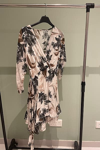 Floral Wrap Dress With Long Sleeves — pre-loved on Thrifted.mt