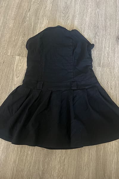 Black strapless mini dress — pre-loved on Thrifted.mt