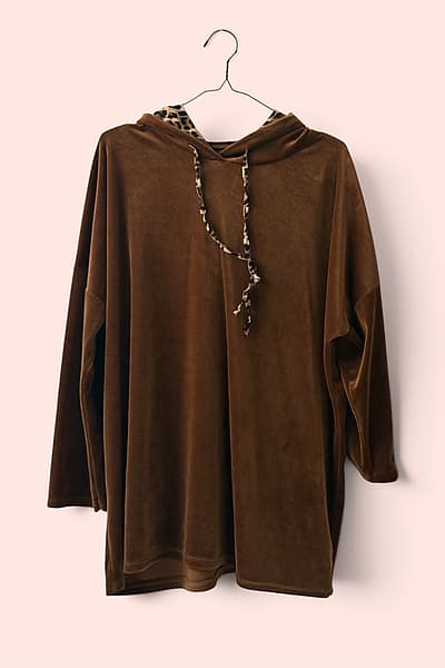 Velvet Brown Hoodie Leopard Lining — pre-loved on Thrifted.mt