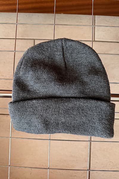 Grey Beanie — pre-loved on Thrifted.mt