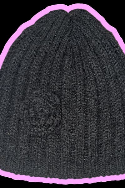 Dark Grey Beanie with a flower detail — pre-loved on Thrifted.mt