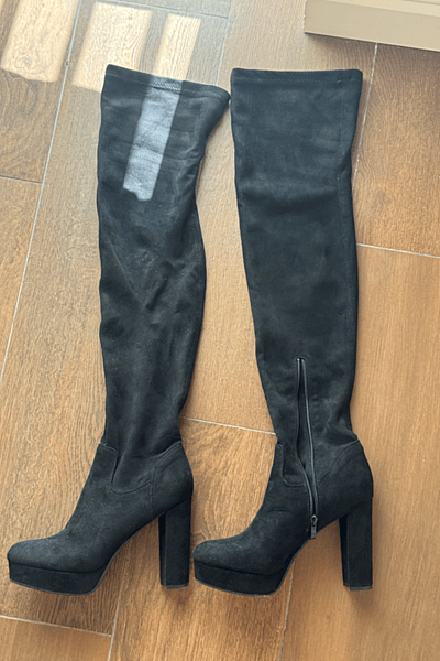 Black Over The Knee Boots — pre-loved on Thrifted.mt