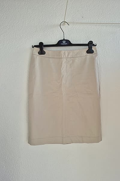 Fay Beige Cotton Pencil Skirt size M by Fay — pre-loved on Thrifted.mt
