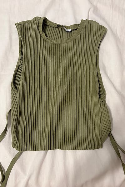 Zara ribbed olive tie-back top by Zara — pre-loved on Thrifted.mt