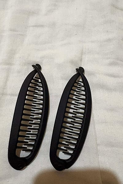 Matte Black Banana Hair Clips — pre-loved on Thrifted.mt