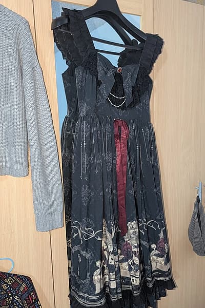 PUJI Nightingale and Rose Gothic Lolita JSK Print Frill Strap Dress — pre-loved on Thrifted.mt