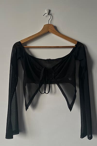 Black Mesh Off-Shoulder Cropped Top by SHEIN — pre-loved on Thrifted.mt