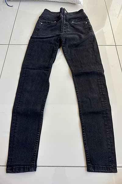 High Waist Black Skinny Jeans by Miss Selfridge — pre-loved on Thrifted.mt