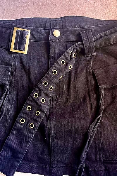Black jeans skirt by Shein — pre-loved on Thrifted.mt