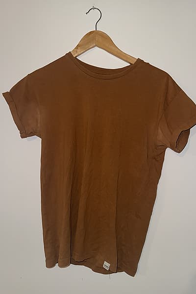 Pull & Bear muscle fit t-shirt by Pull & Bear — pre-loved on Thrifted.mt