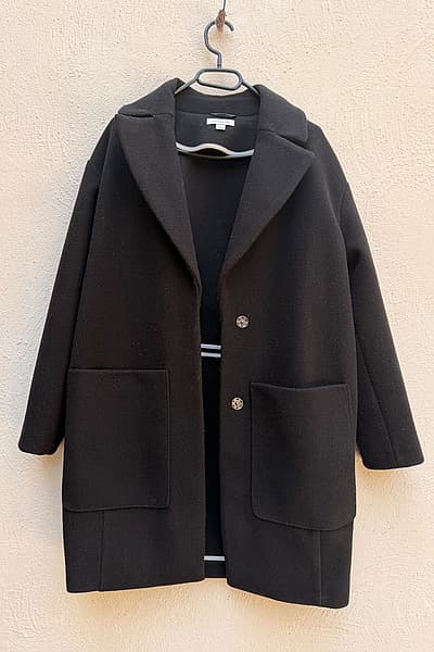 Topshop Petite Coat in Black by Topshop — pre-loved on Thrifted.mt