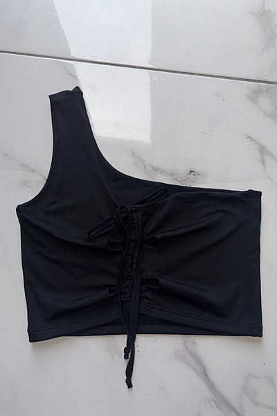 Black One-Shoulder Crop Top — pre-loved on Thrifted.mt
