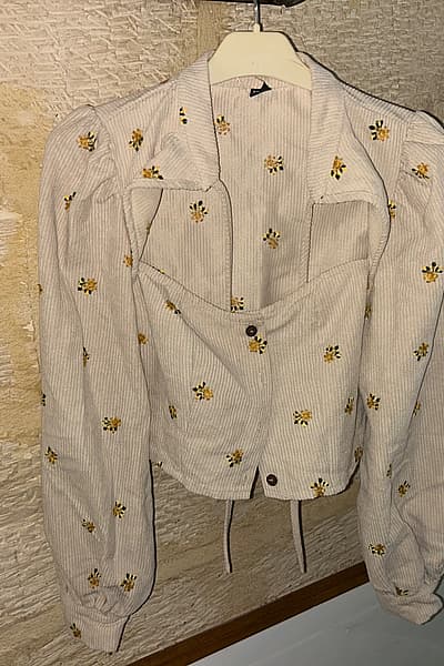 Floral corduroy button-up shirt — pre-loved on Thrifted.mt