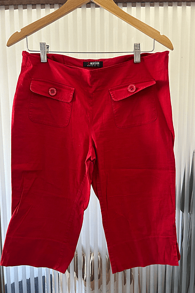 Red Morgan Capri Shorts by Morgan — pre-loved on Thrifted.mt