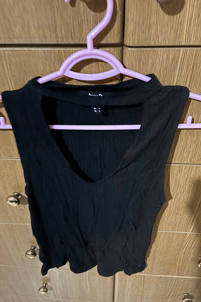 Black V-Neck Sleeveless Choker Top — pre-loved on Thrifted.mt