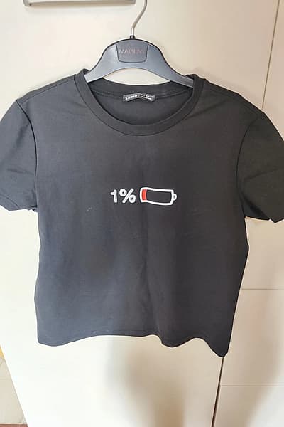 Black top — pre-loved on Thrifted.mt