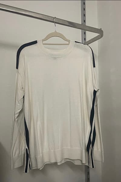 Banana Republic Striped Crew-Neck Jumper by Banana Republic — pre-loved on Thrifted.mt