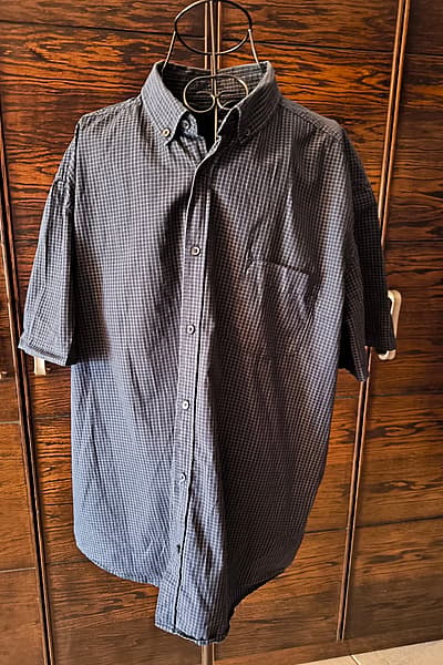 Mens checked short-sleeve shirt by Kiabi — pre-loved on Thrifted.mt