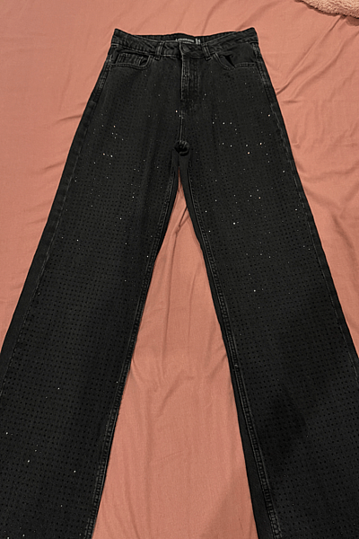Black Studded Wide Leg Jeans by Stradivarius — pre-loved on Thrifted.mt
