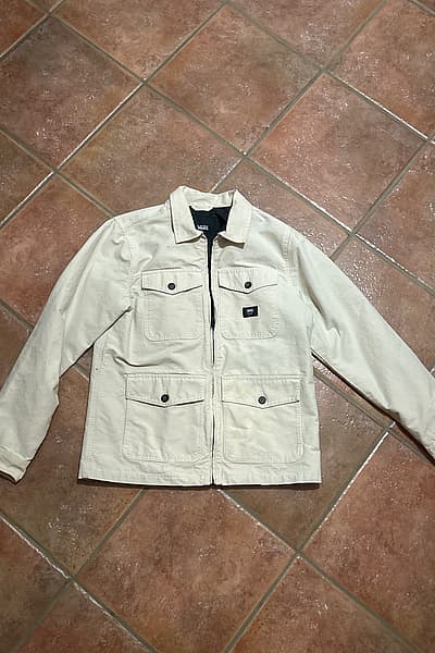 Vans cream utility zip jacket by Vans — pre-loved on Thrifted.mt