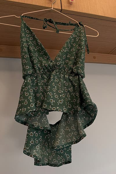 Green floral halter top — pre-loved on Thrifted.mt