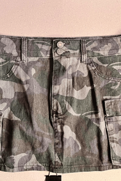 Camouflage jeans skirt  by SHEIN  — pre-loved on Thrifted.mt
