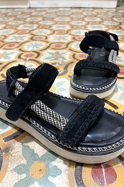 Tamaris leather sandals by Tamaris — pre-loved on Thrifted.mt