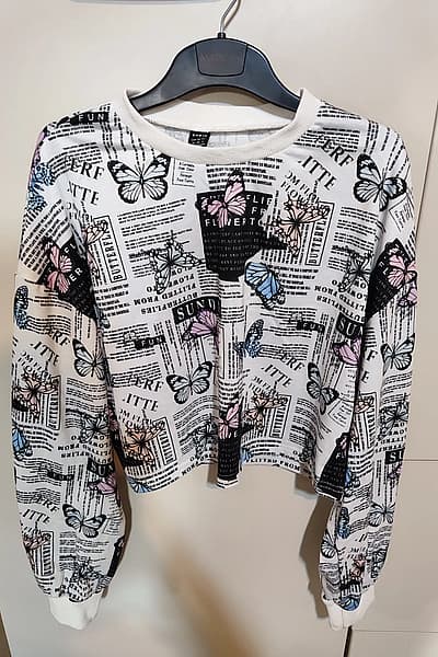 White butterfly shirt — pre-loved on Thrifted.mt