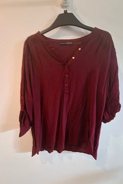 Atmosphere burgundy button-front top — pre-loved on Thrifted.mt