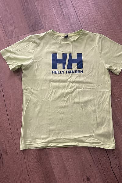 Helly Hansen logo t-shirt by Helly Hansen — pre-loved on Thrifted.mt
