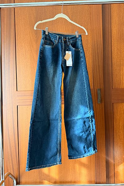Shein Dazy Jeans — pre-loved on Thrifted.mt