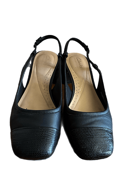 Scarpe Clark's nere con cinturino posteriore by Clark’s — pre-loved on Thrifted.mt