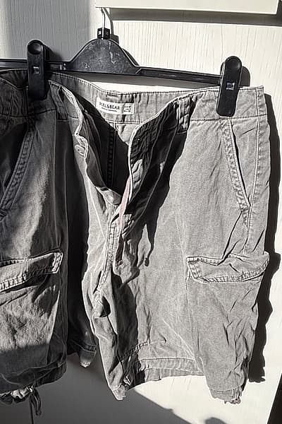 Pull and bear grunge cargo shorts  by Pull & Bear — pre-loved on Thrifted.mt