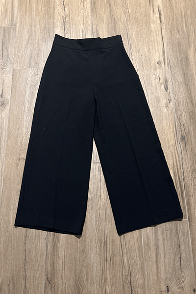 Black Wide Leg Tailored Trousers by Zara — pre-loved on Thrifted.mt
