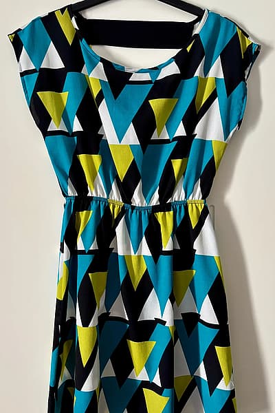 Geometric Print Mini Dress with open back — pre-loved on Thrifted.mt