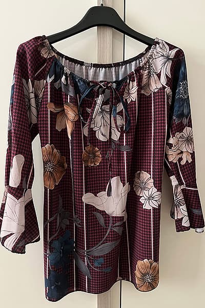 Floral Patterned Off-Shoulder Shirt — pre-loved on Thrifted.mt