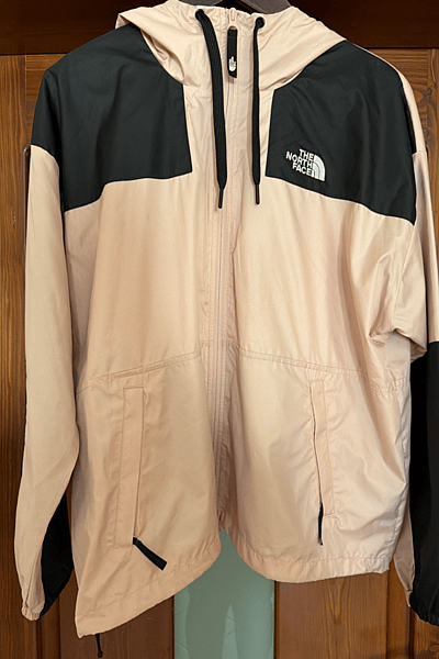 The North Face Lightweight Hooded Jacket by The North Face — pre-loved on Thrifted.mt