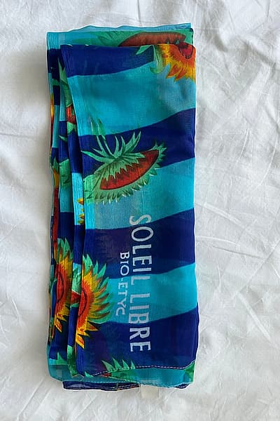 Sunflowers printed lightweight scarf by Soleil Libre — pre-loved on Thrifted.mt