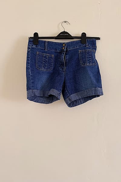 Blue Short Jeans — pre-loved on Thrifted.mt