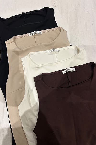 Stradivarius sleeveless basic tops x4 by Stradivarius — pre-loved on Thrifted.mt
