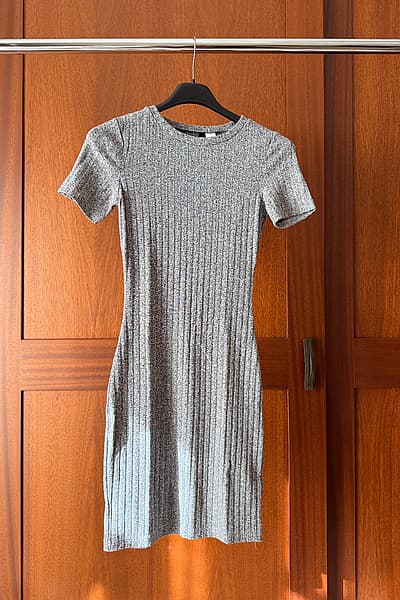 H&M Grey Dress — pre-loved on Thrifted.mt