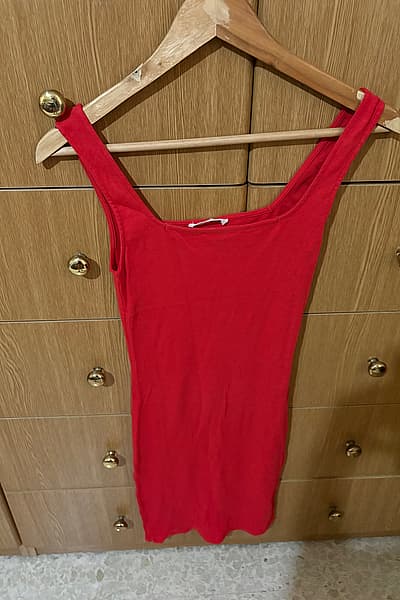 Red Ribbed Sleeveless Tank Top by Terranova — pre-loved on Thrifted.mt