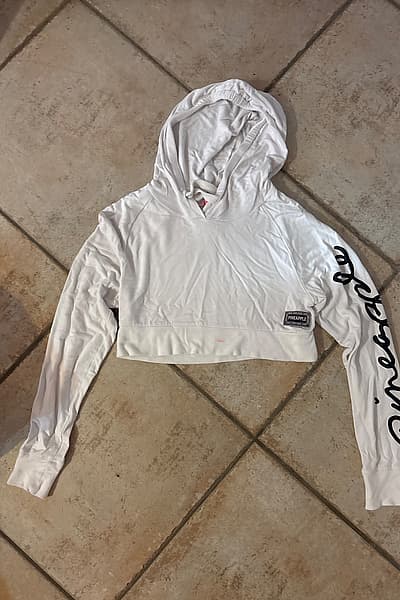 White Pineapple Cropped Hoodie by Pineapple — pre-loved on Thrifted.mt