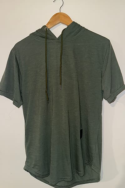 Manfinity Green Short Sleeve Hoodie by Manfinity — pre-loved on Thrifted.mt