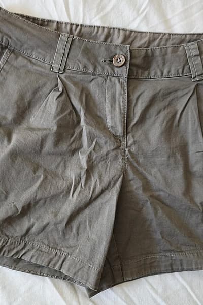 Green Quechua Walking Shorts by Quechua — pre-loved on Thrifted.mt