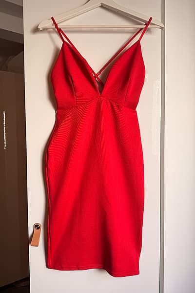 NLY ONE Red Plunge Dress by NLY ONE — pre-loved on Thrifted.mt