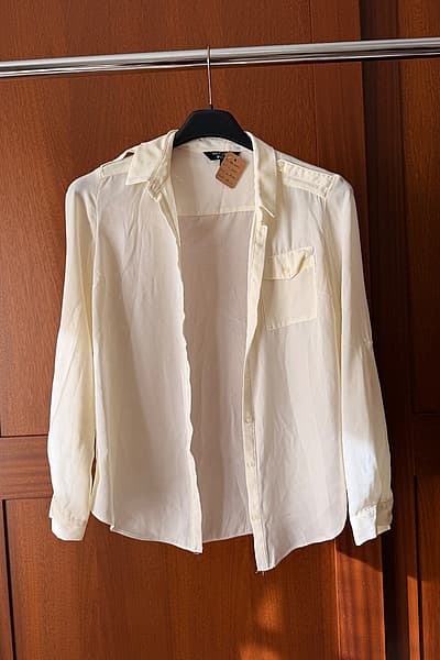 New Look White Buttoned Shirt — pre-loved on Thrifted.mt