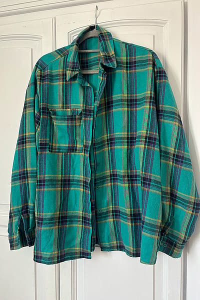 Green plaid check shirt by DAZY — pre-loved on Thrifted.mt